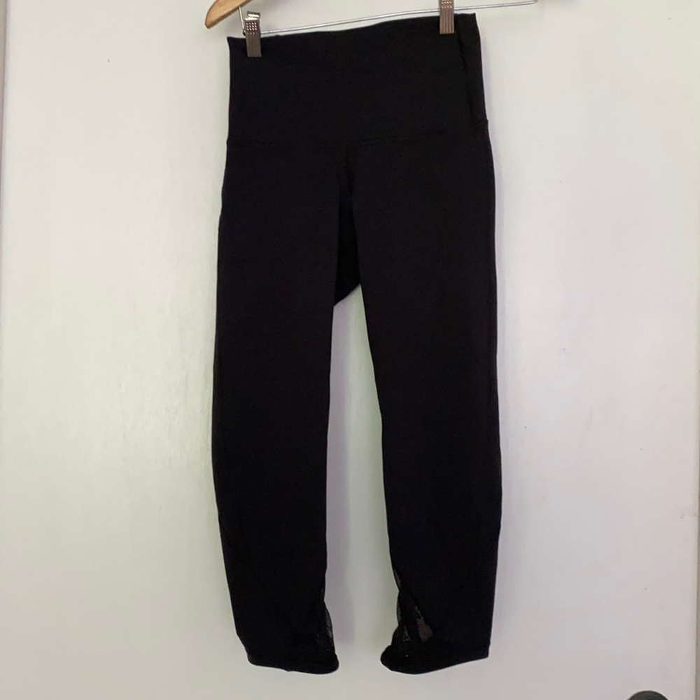 Lululemon size 6 Black leggings 22” inseam